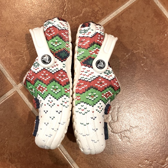 Christmas 🎄 Crocs Fuzzy Clogs Big Kid - Picture 7 of 9